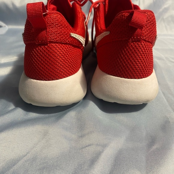 Nike Red and White Sneakers with Breathable Fabric (UNISEX ) - Picture 9 of 12